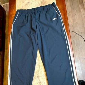 Women Nike wind pants size XL